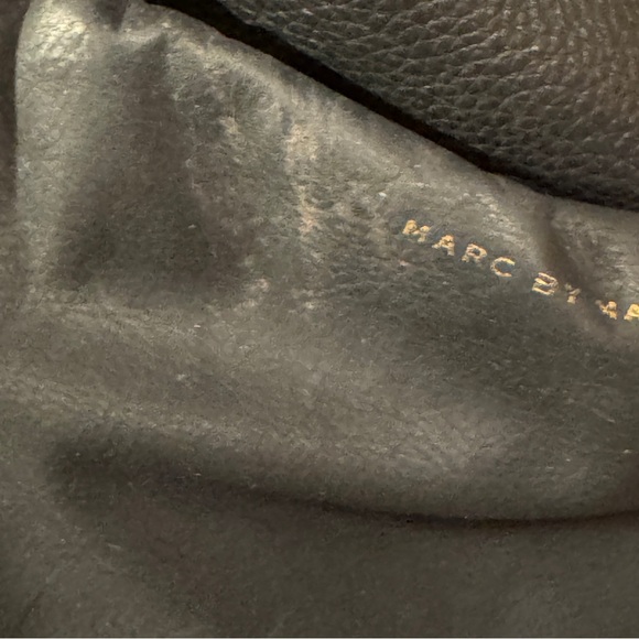Marc By Marc Jacobs Women’s Black Leather Shoulder Hobo Bag Gold Hardware - Picture 8 of 8